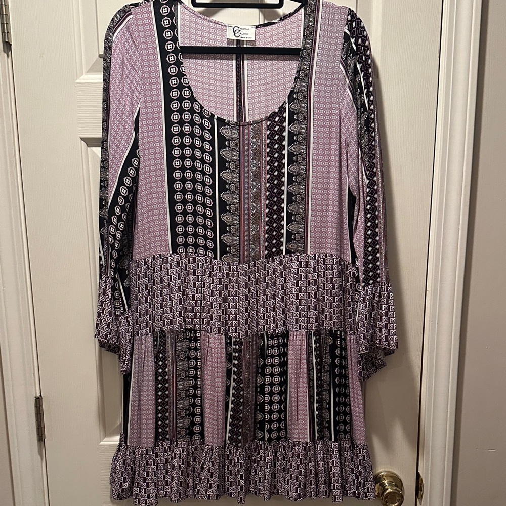 EUC Christian Caliendo Ladies Patterned Tiered Long Sleeve Dress